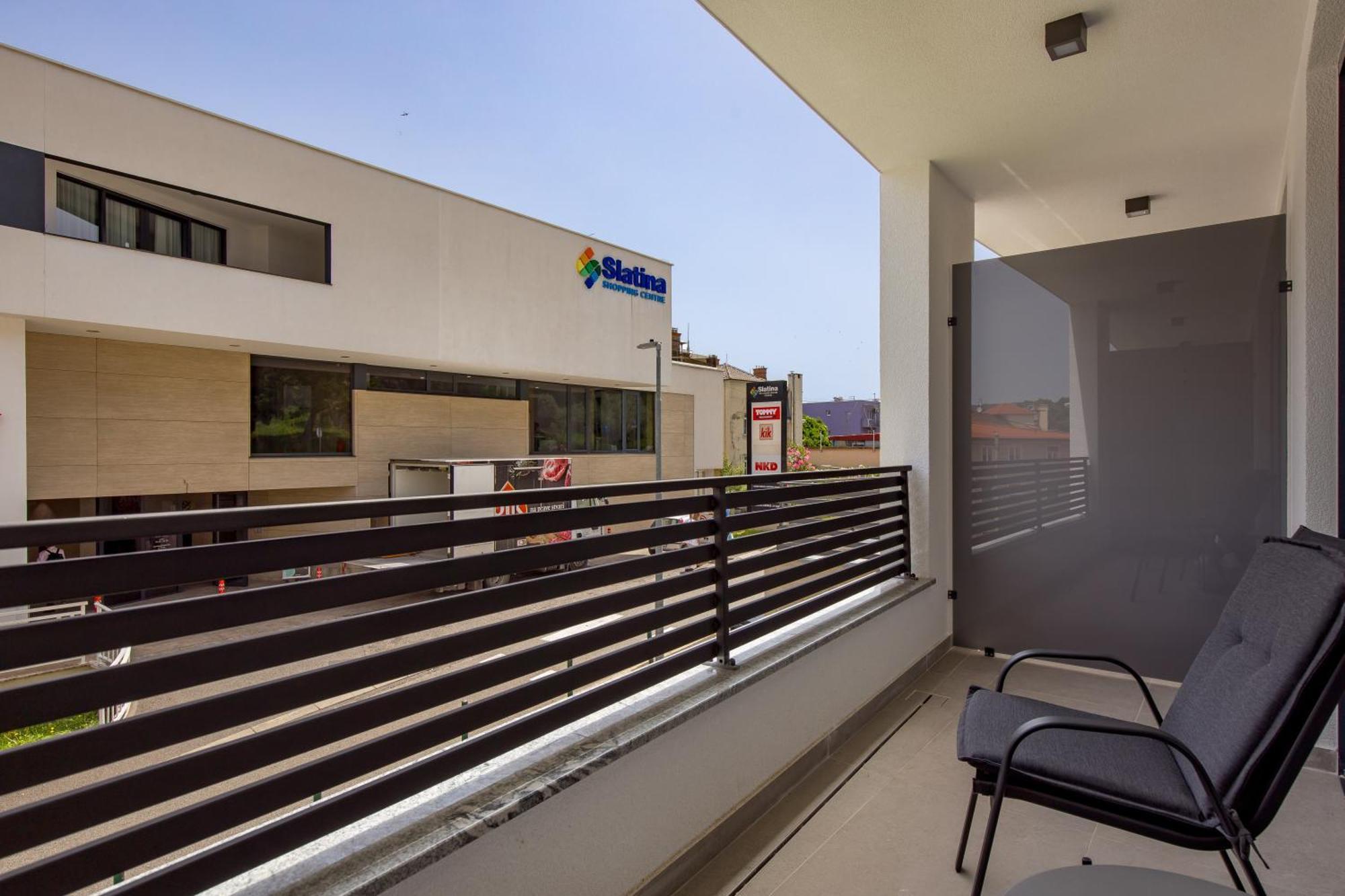 Belinda Apartments With Balcony โอปาติยา ภายนอก รูปภาพ