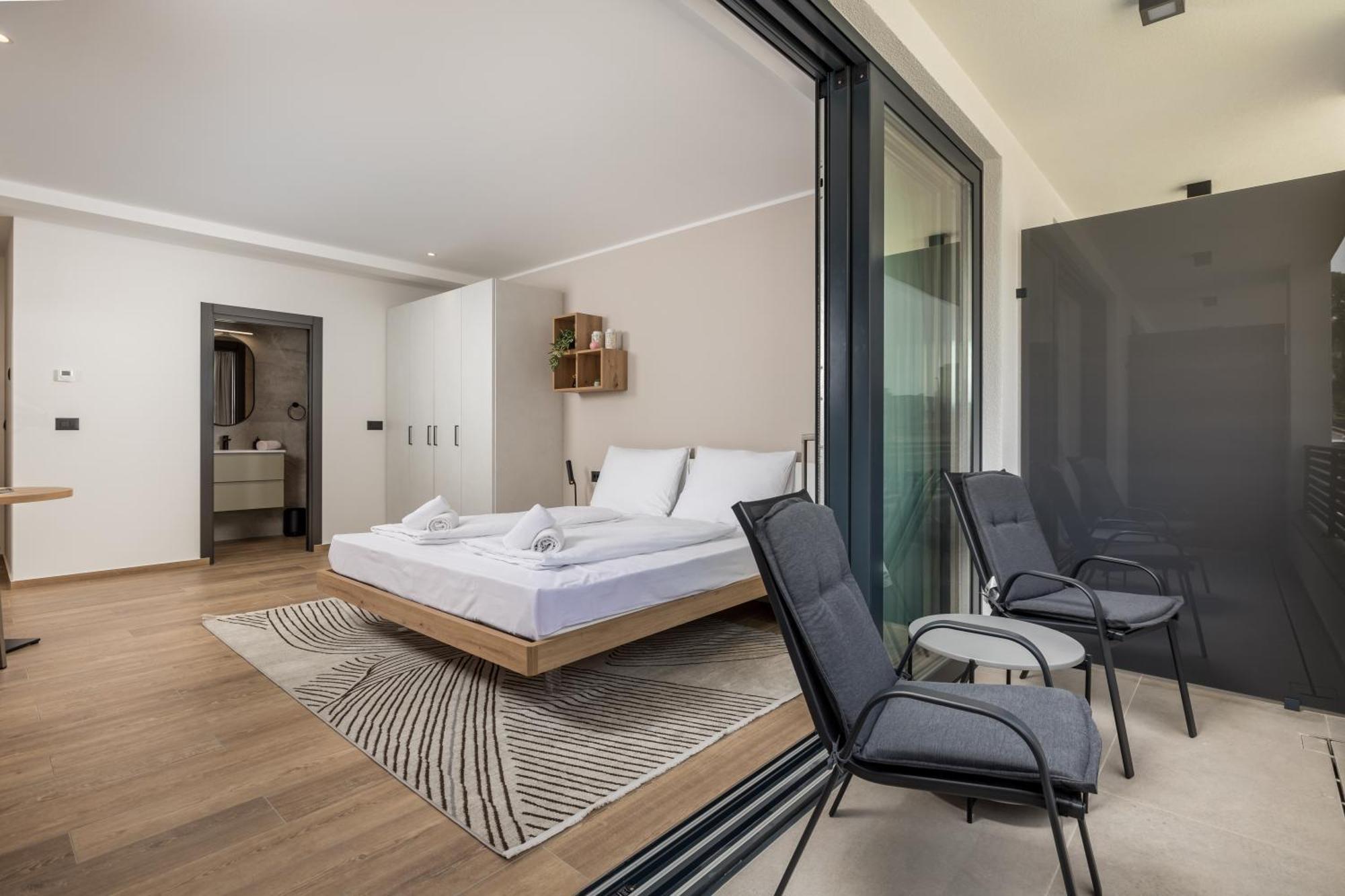 Belinda Apartments With Balcony โอปาติยา ภายนอก รูปภาพ
