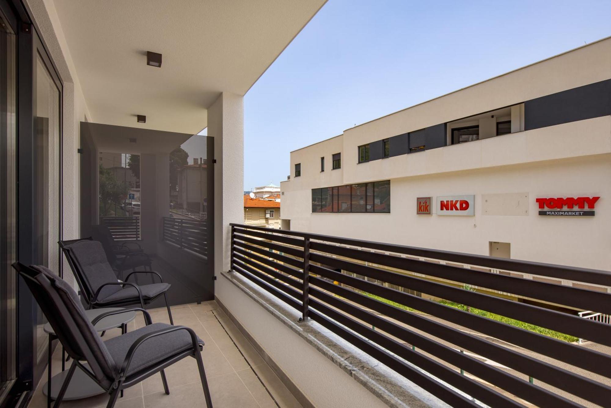 Belinda Apartments With Balcony โอปาติยา ภายนอก รูปภาพ