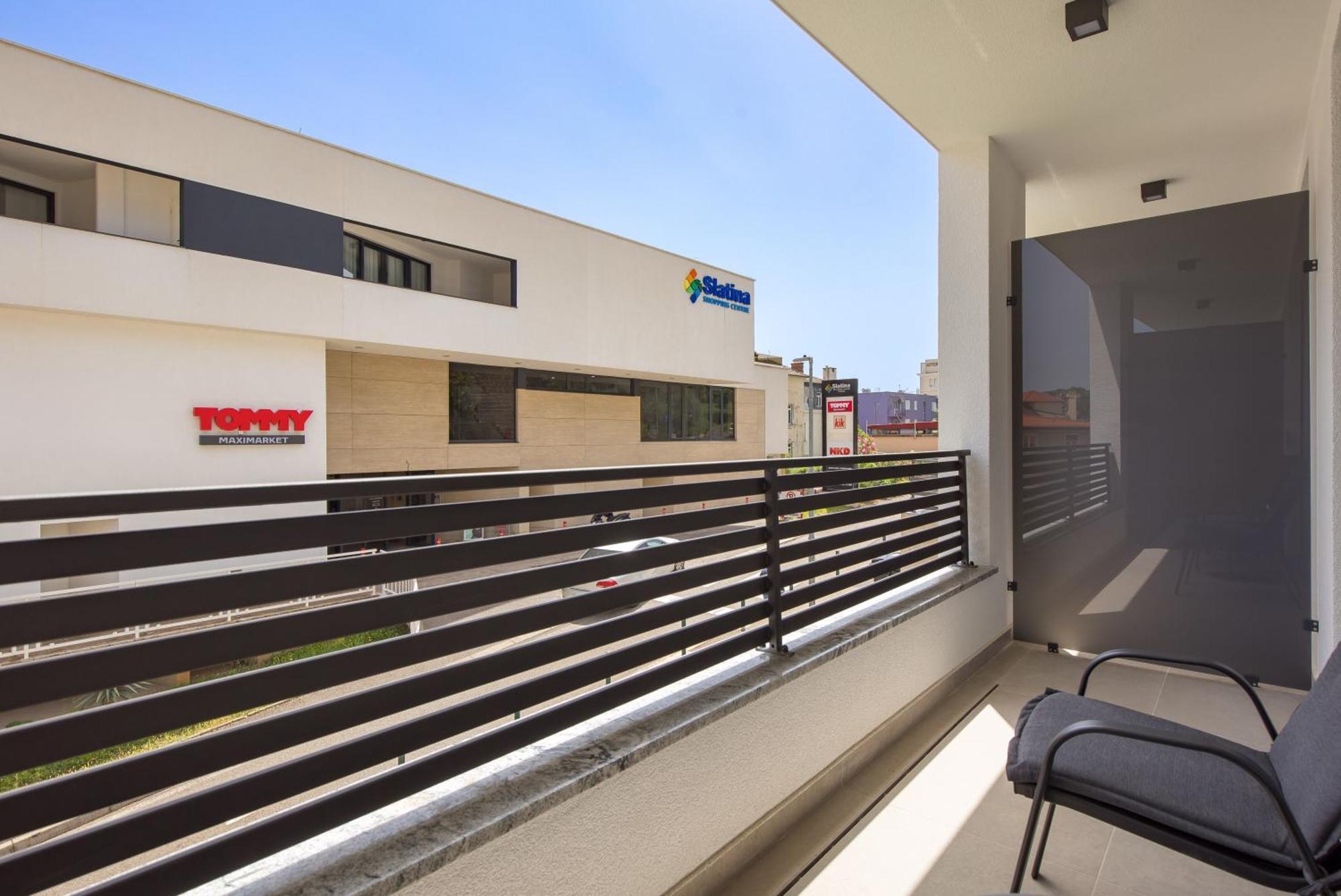 Belinda Apartments With Balcony โอปาติยา ภายนอก รูปภาพ