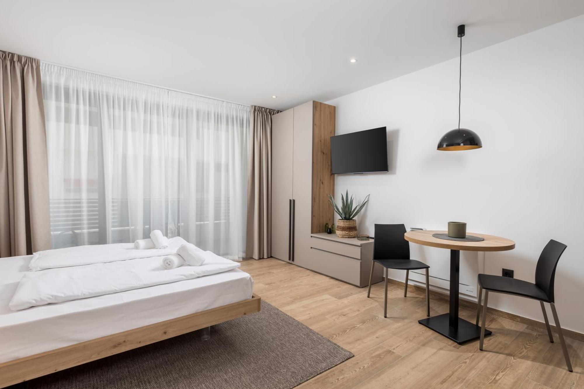 Belinda Apartments With Balcony โอปาติยา ภายนอก รูปภาพ