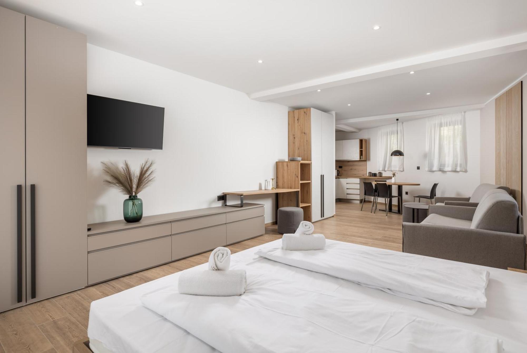 Belinda Apartments With Balcony โอปาติยา ภายนอก รูปภาพ